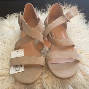 NWT taupe suede sandals